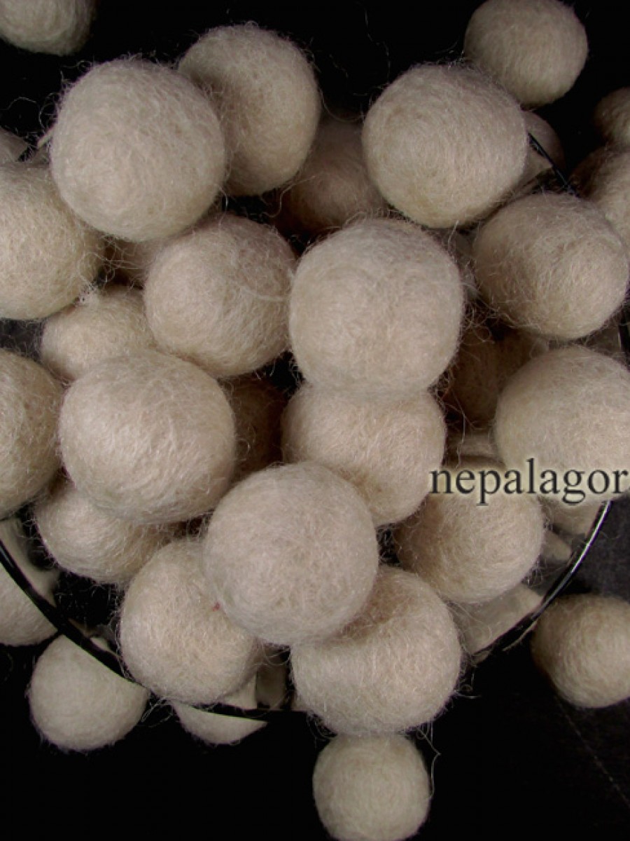 Felt ball wool 2cm Cream Garland Nepal - F88