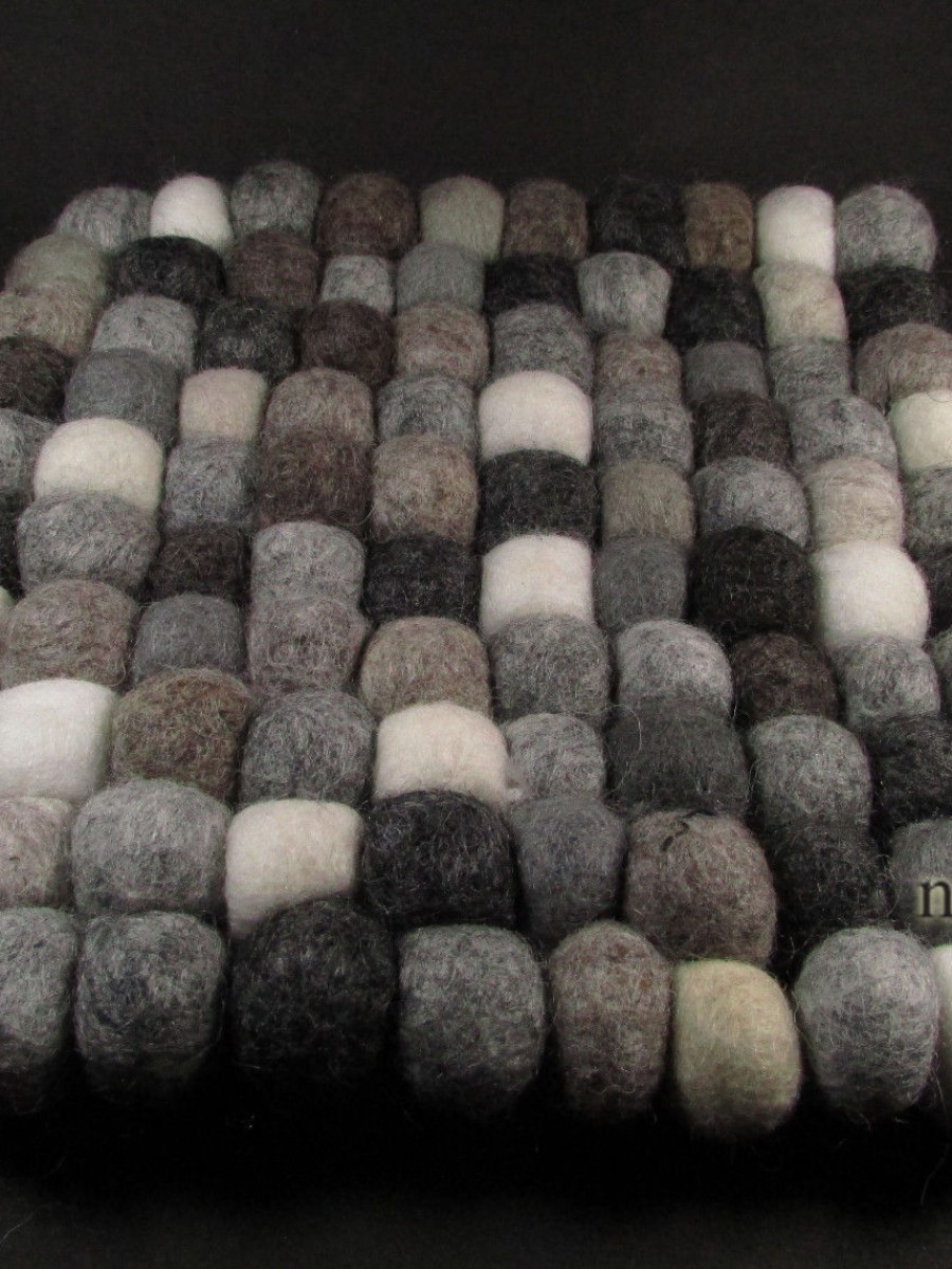 Handmade Wool Felt Ball Mat - F111