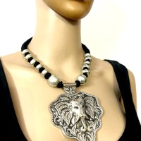 Ethnic Fashion Elephant God Ganesh Embossed Pendant Necklace India Jewelry